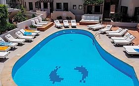 Elmi Beach Hotel & Suites